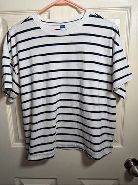 Women’s Old Navy Vintage Tee White T-Shirt with Navy Horizontal Stripes, size L